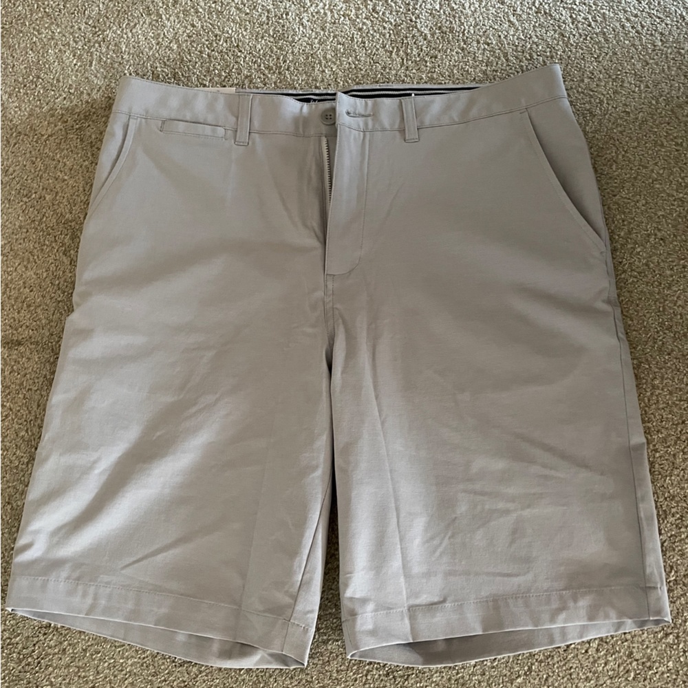 Johnnie-O. Wyatt Prep Performance Shorts. Color Light Grey
Brand new with tags